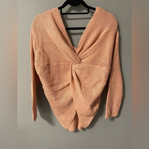 NWT Miracle Open Knit Twist Back Peachy Rose Color Sweater. Size M/L - Picture 3 of 8